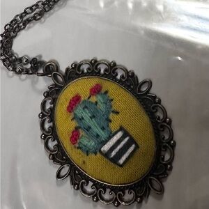 Floral Pendant Necklace with Chain